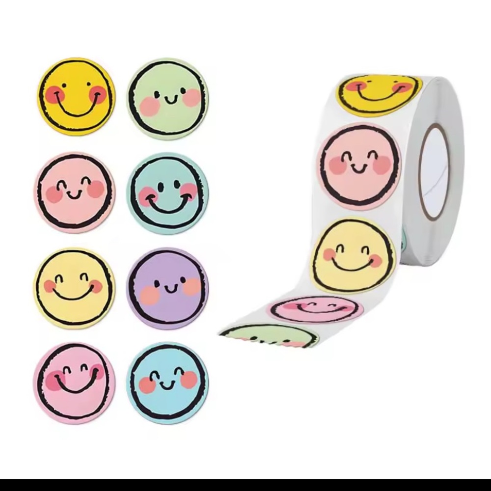 500 Smiley Face Sticker Roll Helps Your Packages Bring Happiness to Buyers
